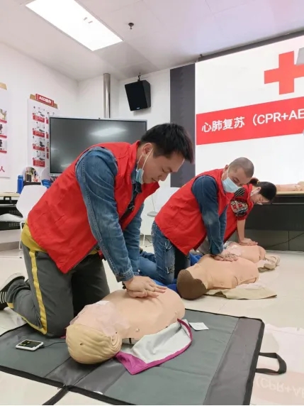 技術咨詢公司參加福建省紅十字現場救護培訓中心舉辦的心肺復蘇（CPR+AED）公益培訓(圖3)